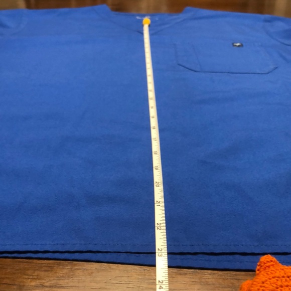 V Life Scrub Top Medium - Picture 6 of 15